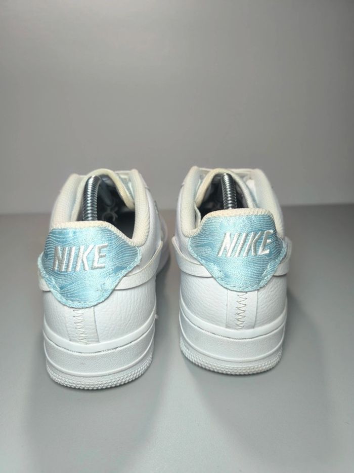 Baskets Nike air force one blanche glacier Bleu pointure 38.5 neuves sans boîte - photo numéro 7