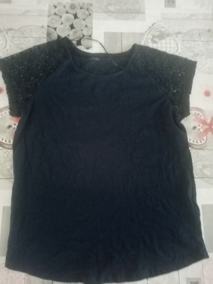 Tee-shirt taille 16ans  gemo