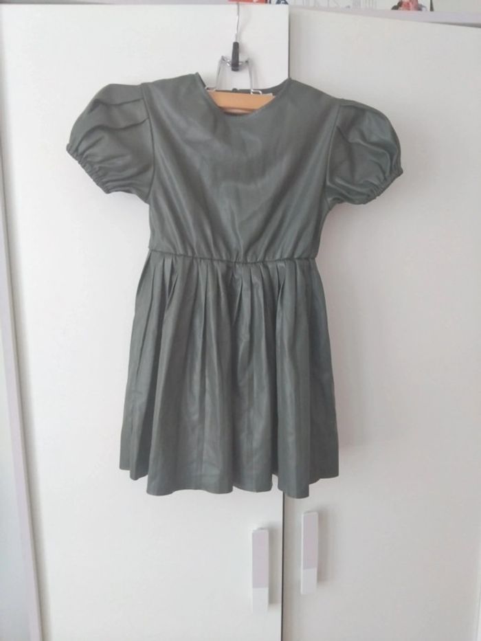 Robe Zara t6ans 100%polyurethane - photo numéro 3