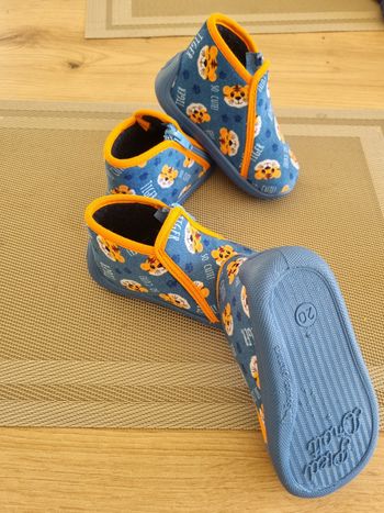 Chaussons taille 20