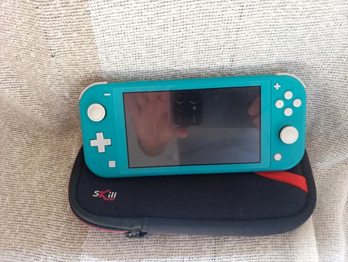 Switch lite - photo numéro 3