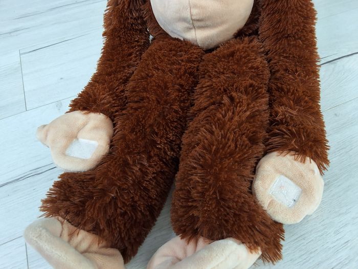 Grande peluche singe 73 cm de hauteur avec scratchs aux mains et pieds - photo numéro 2