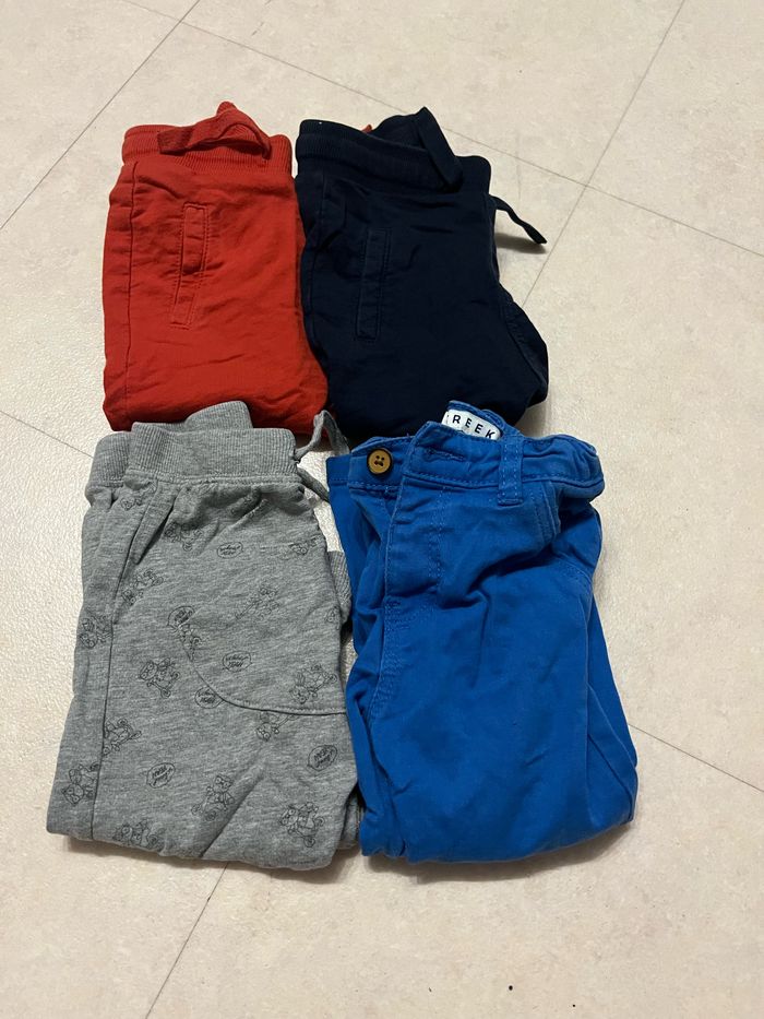Lot 4 pantalons 18 mois