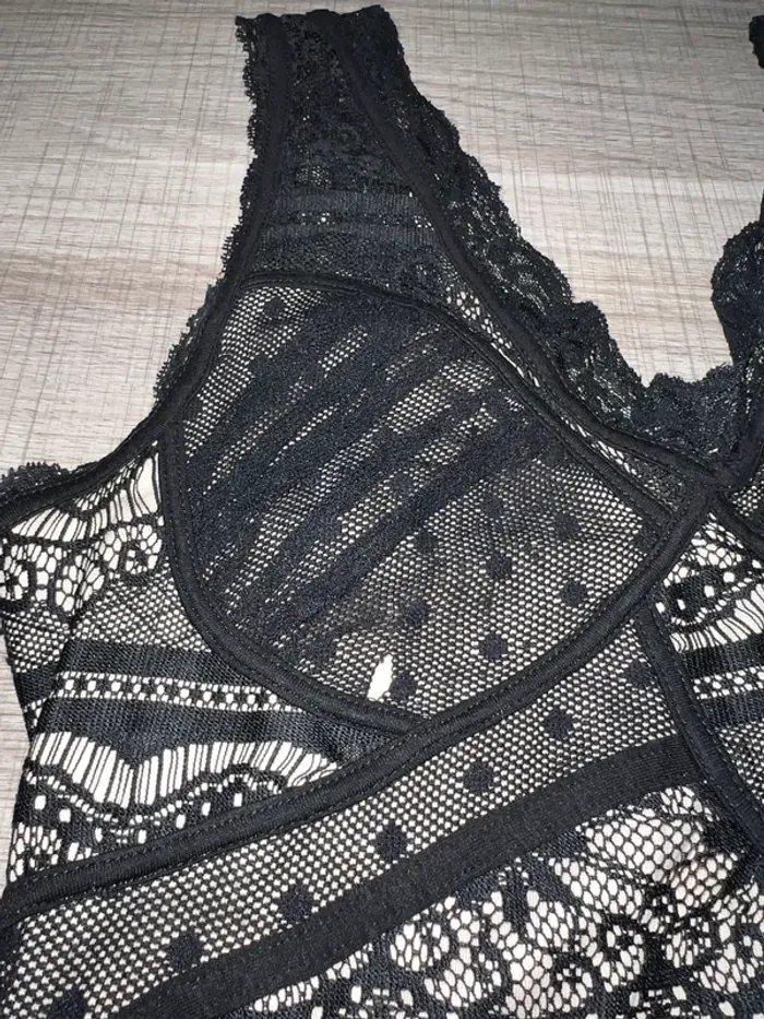 Robe mi-longue dentelle - photo numéro 4