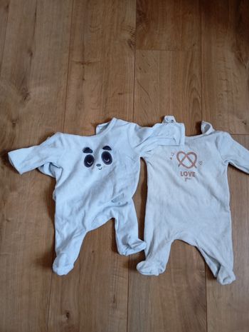 Lot 2 pyjamas 1 pièce 