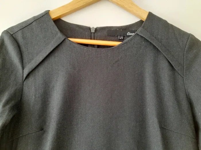 Robe forme évasée avec volant - photo numéro 2