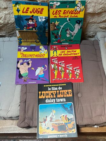 Lot de 5 BDs souples Lucky Luke, éditions Total