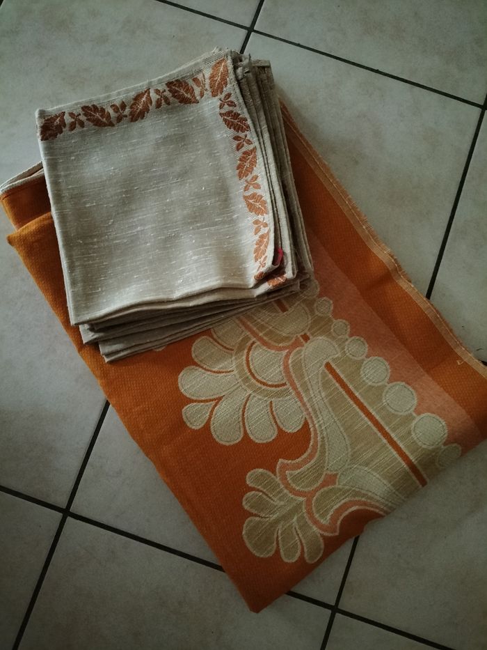 nappe 12 personnes 140x220 bon etat