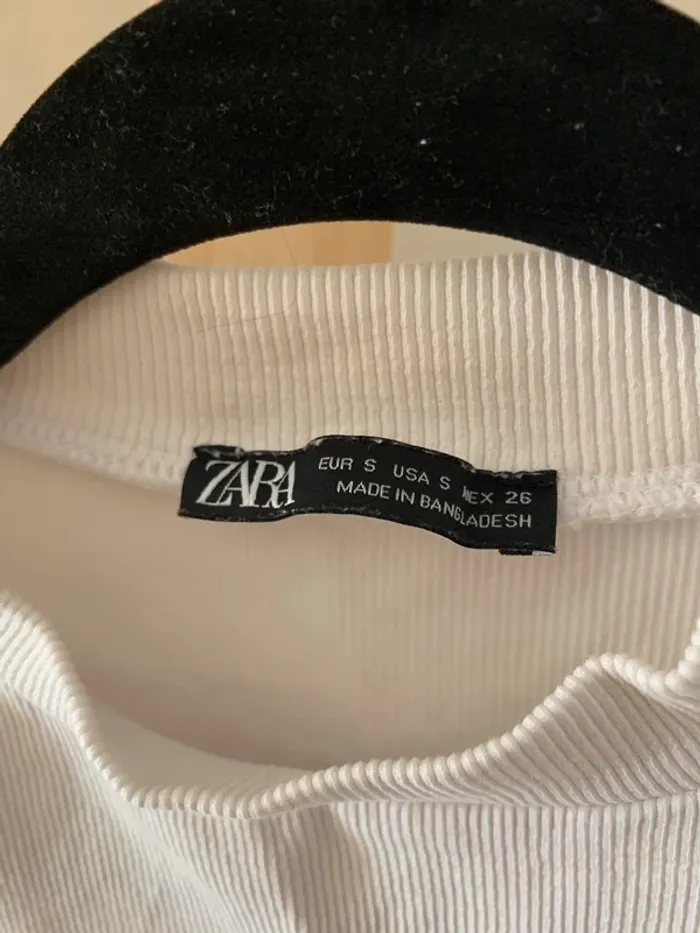 📌 Crop top blanc Zara – Taille S - photo numéro 3