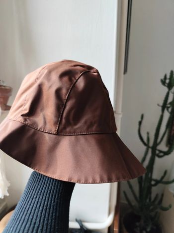 Superbe chapeau imperméable Aria