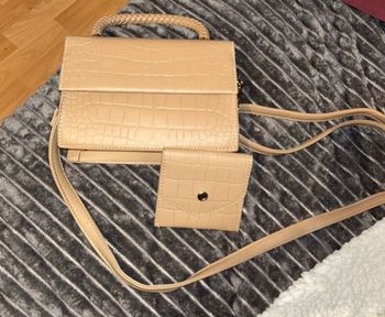 Sac bandoulière beige avec petit portefeuille – Neuf sans étiquette