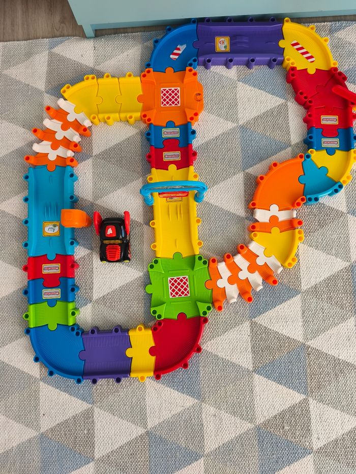 Circuit voiture VTech - photo numéro 2