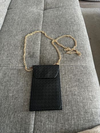 Petite pochette avec chaîne