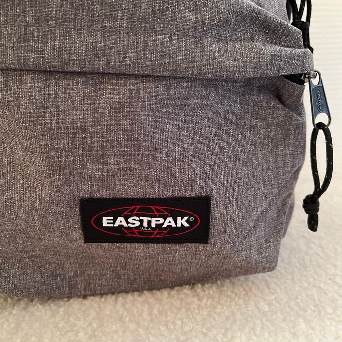 Sac à dos eastpak gris 24 Litres - photo numéro 3