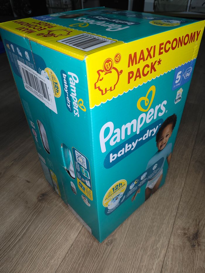 Gros pack 94 couches Pampers Baby-dry Taille 5 (11-16 Kg) Neuf