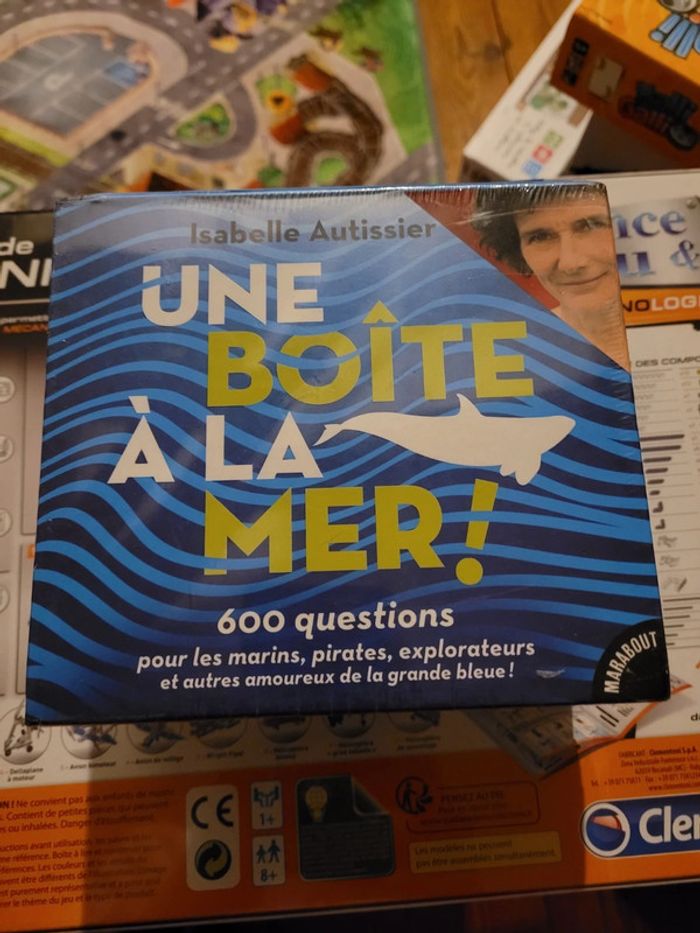 NEUF sous blister Une Boîte à la mer Isabelle Autissier 600 questions