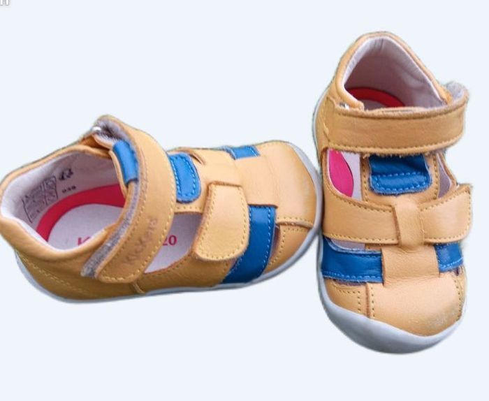 Sandales kickers garçon taille 20, scratch, jaune, marine - photo numéro 1