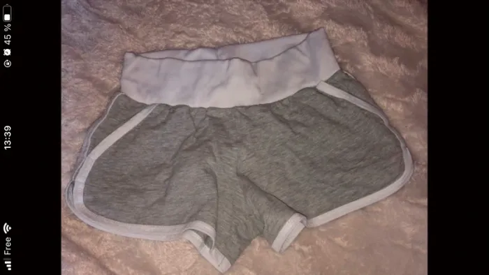 short gris et blanc sport ou pyjama
