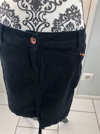 Jupe noire kookai avec détails rose dorés