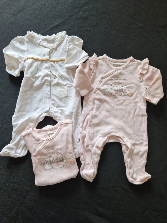 Lot de trois pyjamas - photo numéro 2