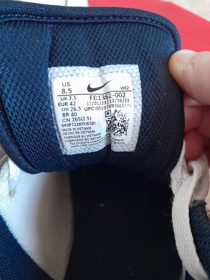 Paire de baskets Nike- Pointure 42 - photo numéro 4