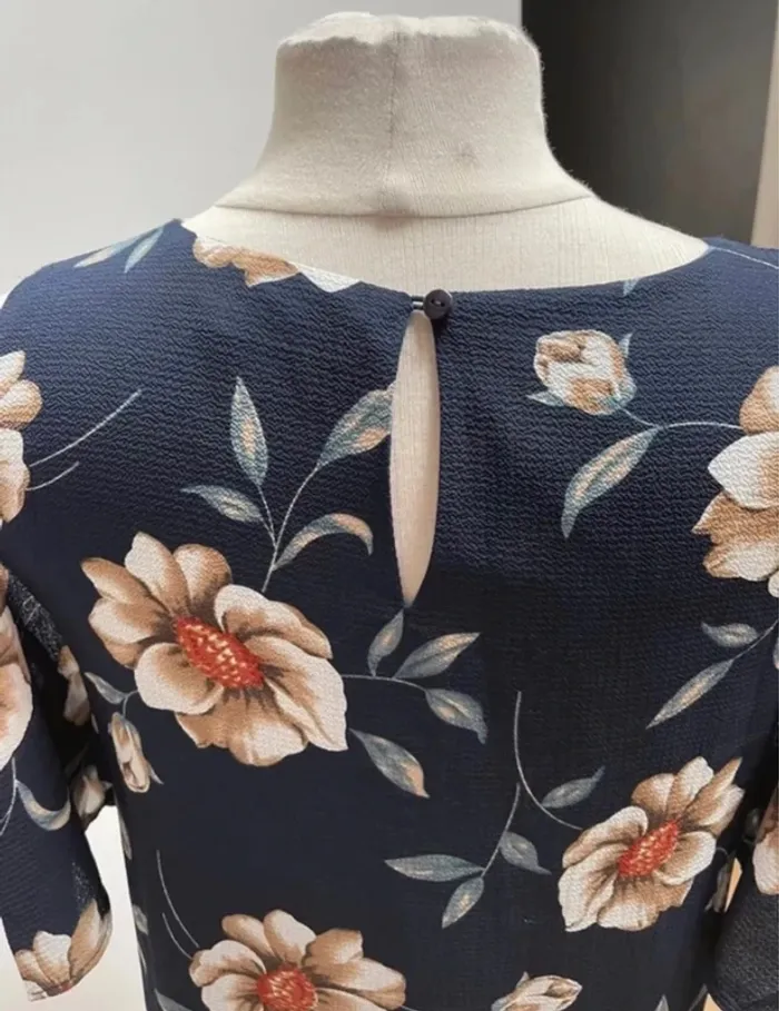 Superbe Robe fleurie fluide 🌸 M 38 - photo numéro 7