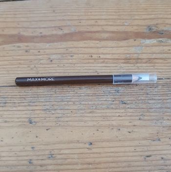 Crayon pour les yeux marron neuf Max&More