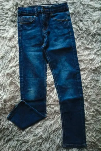 Magnifique jean slim 7/8 ans 🐯