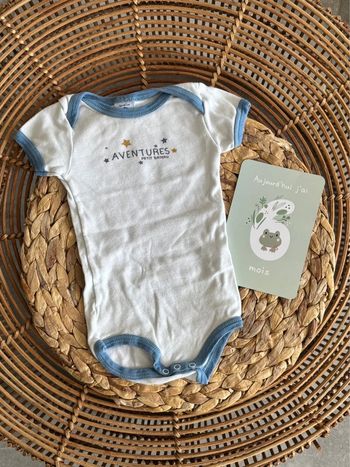 Body, petit bateau, six mois