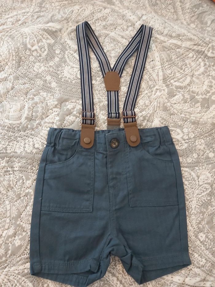 Short avec bretelles