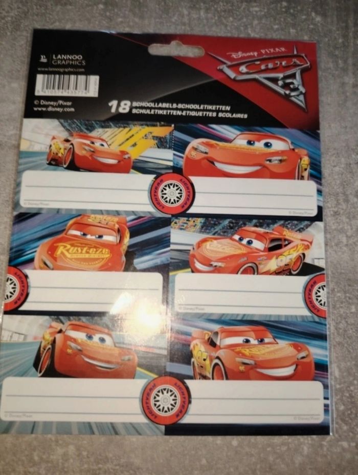 Lot 18 étiquettes scolaires Disney cars 3