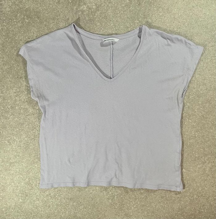 🟣 T-shirt col V Camaïeu taille M🟣