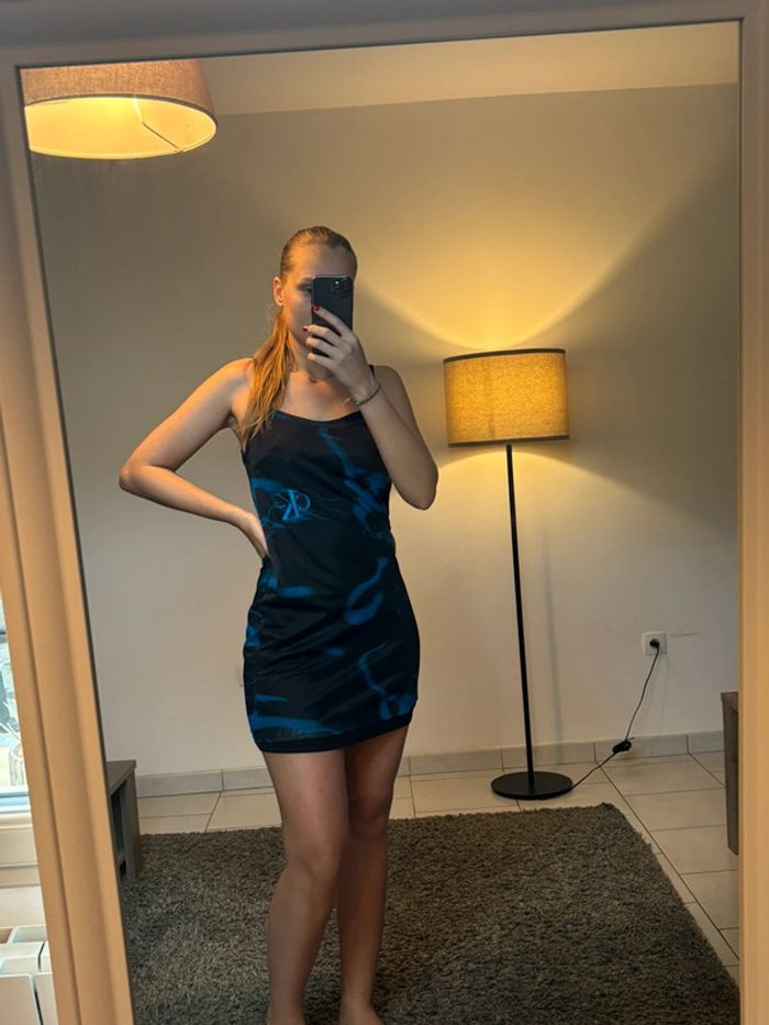 Robe d’été et ou de soirée Calvin Klein bleu et noir - photo numéro 2