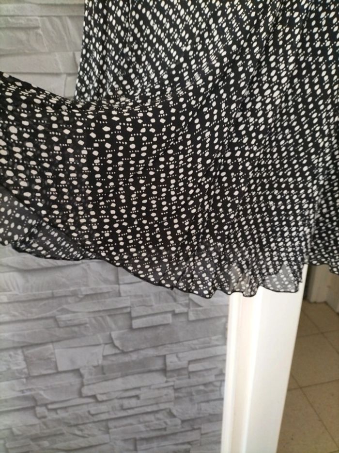 Jupe noire et blanche à volants doublure à l'intérieur Camaïeu taille 38 - photo numéro 5