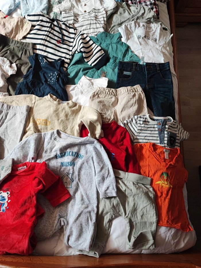 Lot d'une quarantaine de vêtements en 6 mois 2 ème partie - photo numéro 3