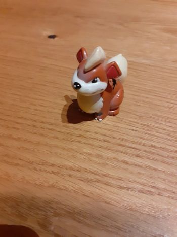 Pokémon Growlite - Caninos - Tomy 5419-095