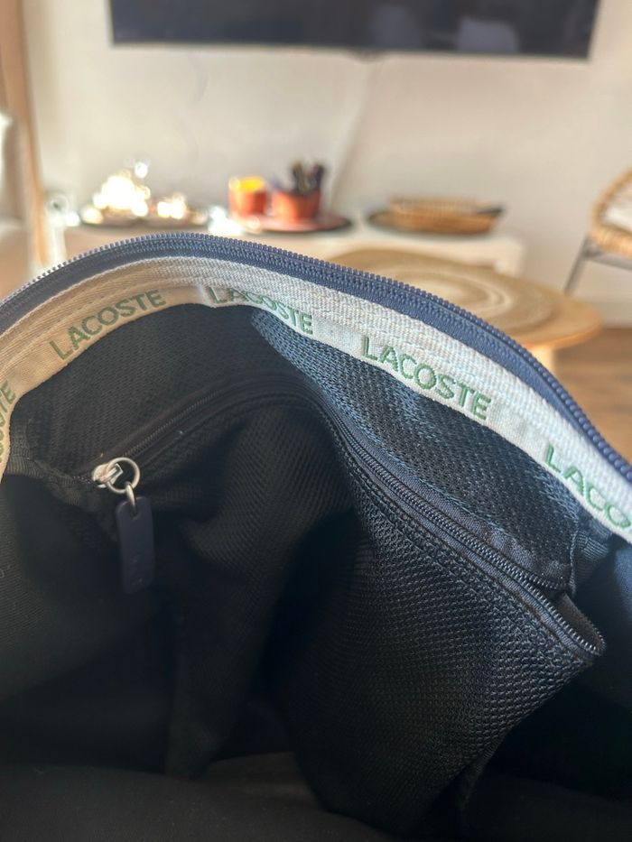 Sac Lacoste bleu marine en super état - photo numéro 6