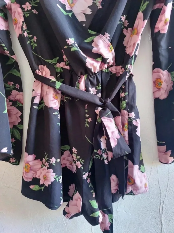 Combinaison à fleurs Taille S - photo numéro 2
