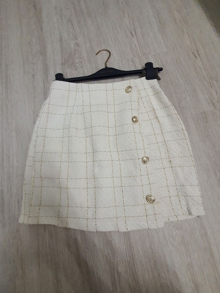 Minijupe tweed blanche bouton argenté - photo numéro 3