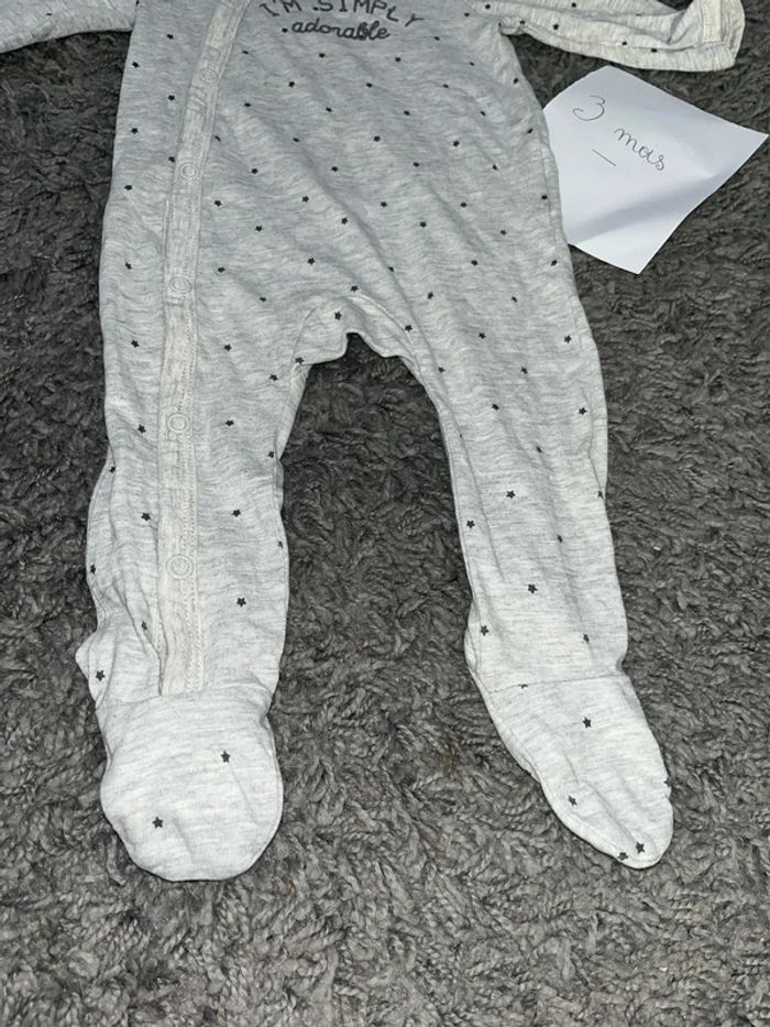 Pyjama 3 mois - photo numéro 2