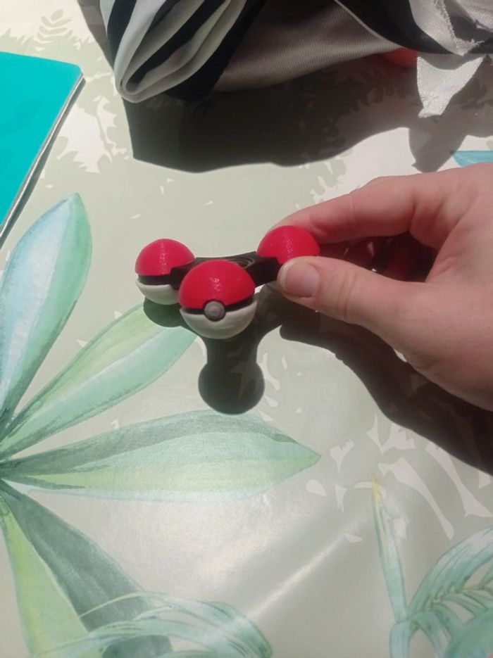 Hand spiner pokemon