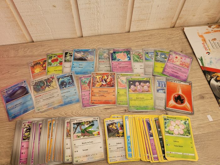 Lot cartes Pokémon différentes avec brillantes - photo numéro 6