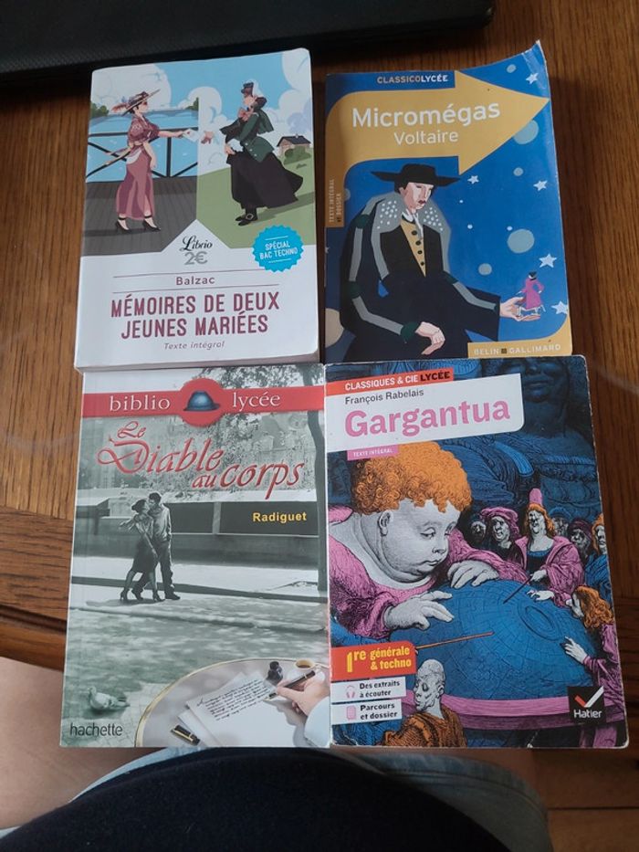 4 livres scolaires