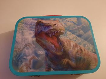 Puzzles 2x60 pieces et 2x100 pièces sur les DINOSAURES