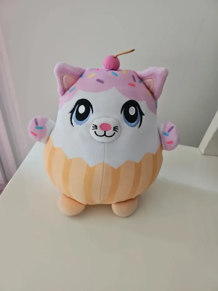 Peluche chat cupcake