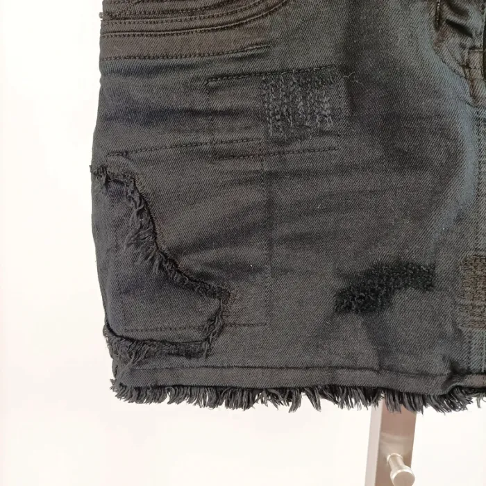 Mini jupe noire en denim effet usé Zadig & Voltaire taille 34, détails destroy tendance A1473 - photo numéro 4