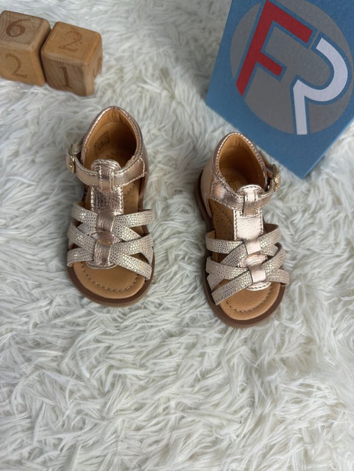 Paire de sandales Franco Romagnoli taille 21 - photo numéro 3