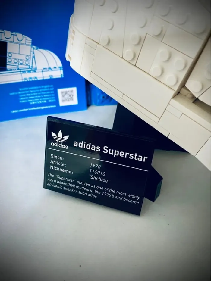LEGO Icons 10282 - Adidas Original Superstar - Complet avec boîte et Notice - photo numéro 3