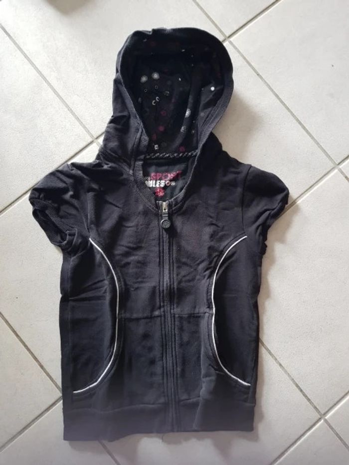 Gilet à capuche manches courtes 10 ans