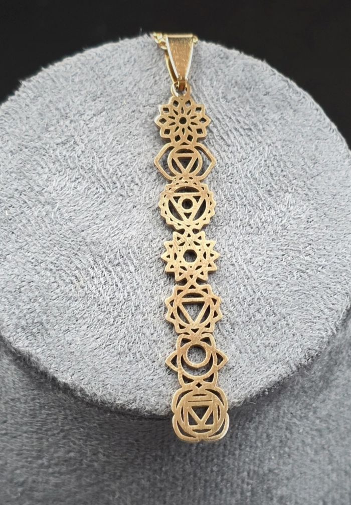 7 Fleurs de Chakras Pendentif Collier doré NEUF - photo numéro 3